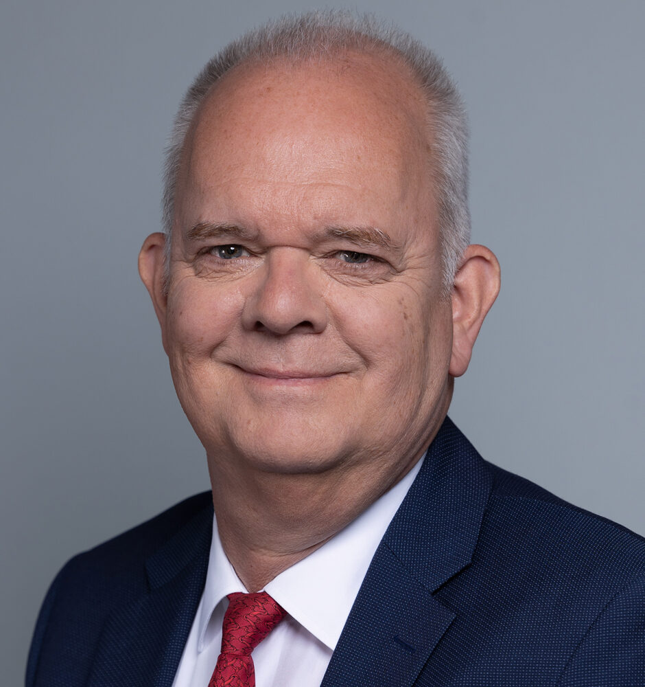 Stefan Bisanz ist Mitgründer und Geschäftsführer des I-GSK - Instituts für Gewaltprävention, Stress-, Krisen- und Bedrohungsmanagement.